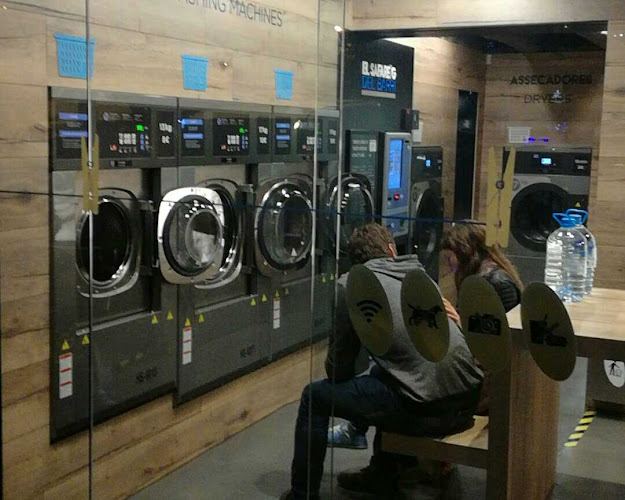 El Safareig del Barri - Bugaderia / Laundry / Lavandería / Laverie El Safareig del Barri - Bugaderia / Laundry / Lavandería / Laverie