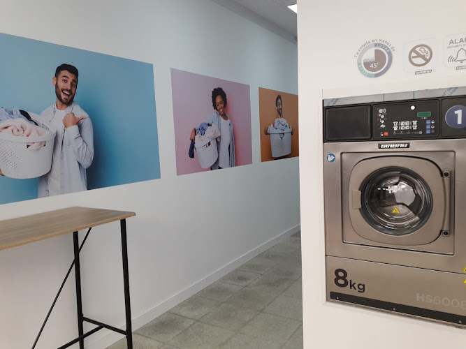 RENTA ROBA Bugaderia Autoservei RENTA ROBA Bugaderia Autoservei