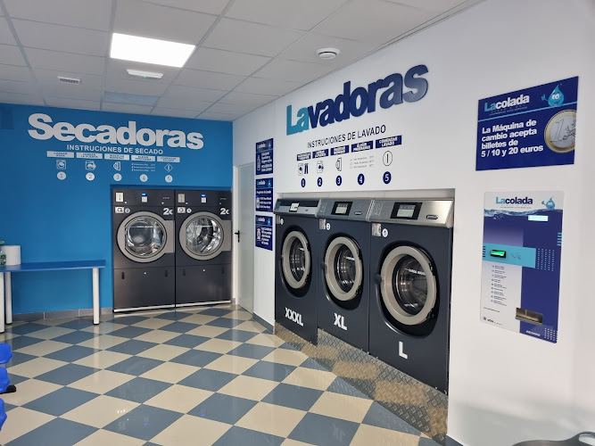 Lacolada lavanderías auto-sevicio.