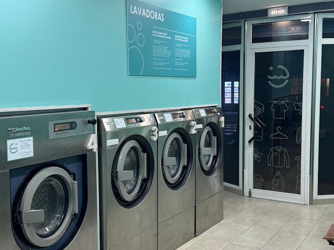 Impoluto. Clean and dry Impoluto. Clean and dry