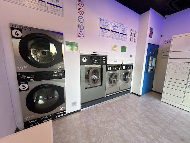 LAVANDERÍA AUTOSERVICIO LAVAYA TORREJON LAVANDERÍA AUTOSERVICIO LAVAYA TORREJON