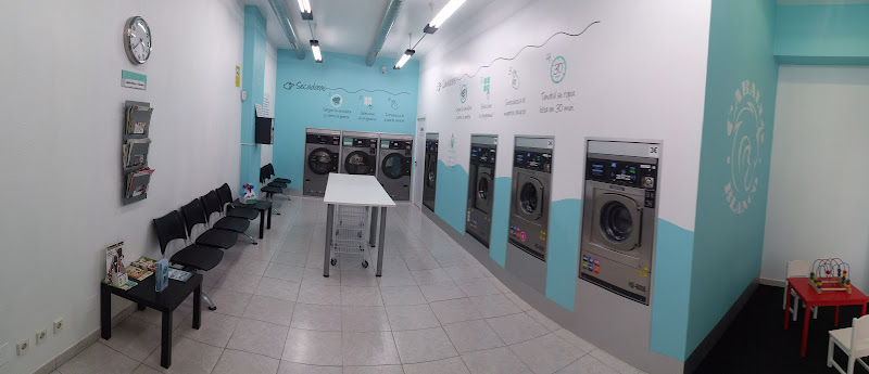 Lavandería autoservicio Caballo Blanco - coin laundry -